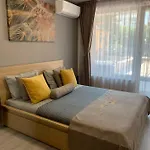 Kapana Luxury Center With Garage Апартамент *