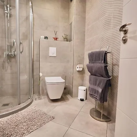 Kapana Luxury Center With Garage Διαμέρισμα