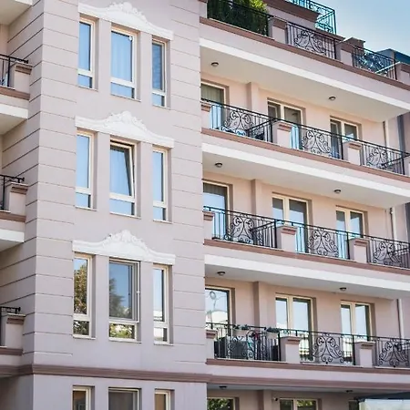 Kapana Luxury Center With Garage Apartman